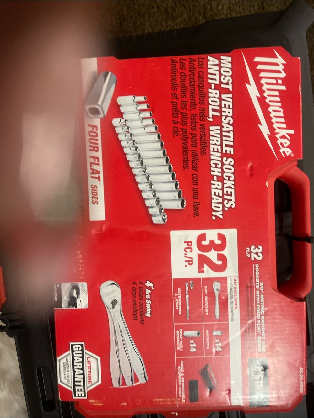 Milwaukee 32-Piece Socket Set - Red